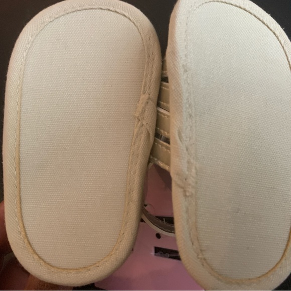 New - Kensie Baby - Sandals 🍍 - Picture 2 of 3